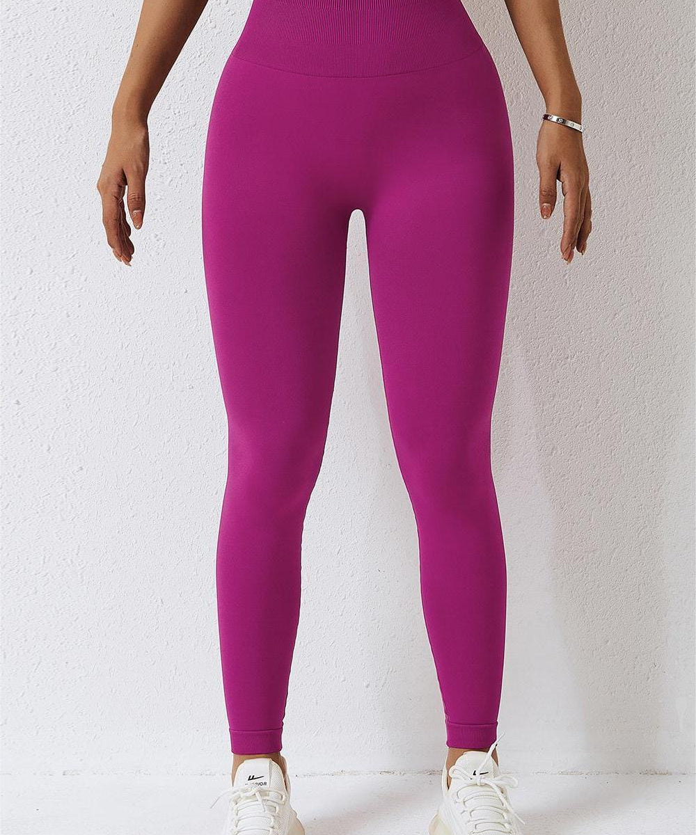 Seamless High-Waist Scrunch Leggings by bornfocus