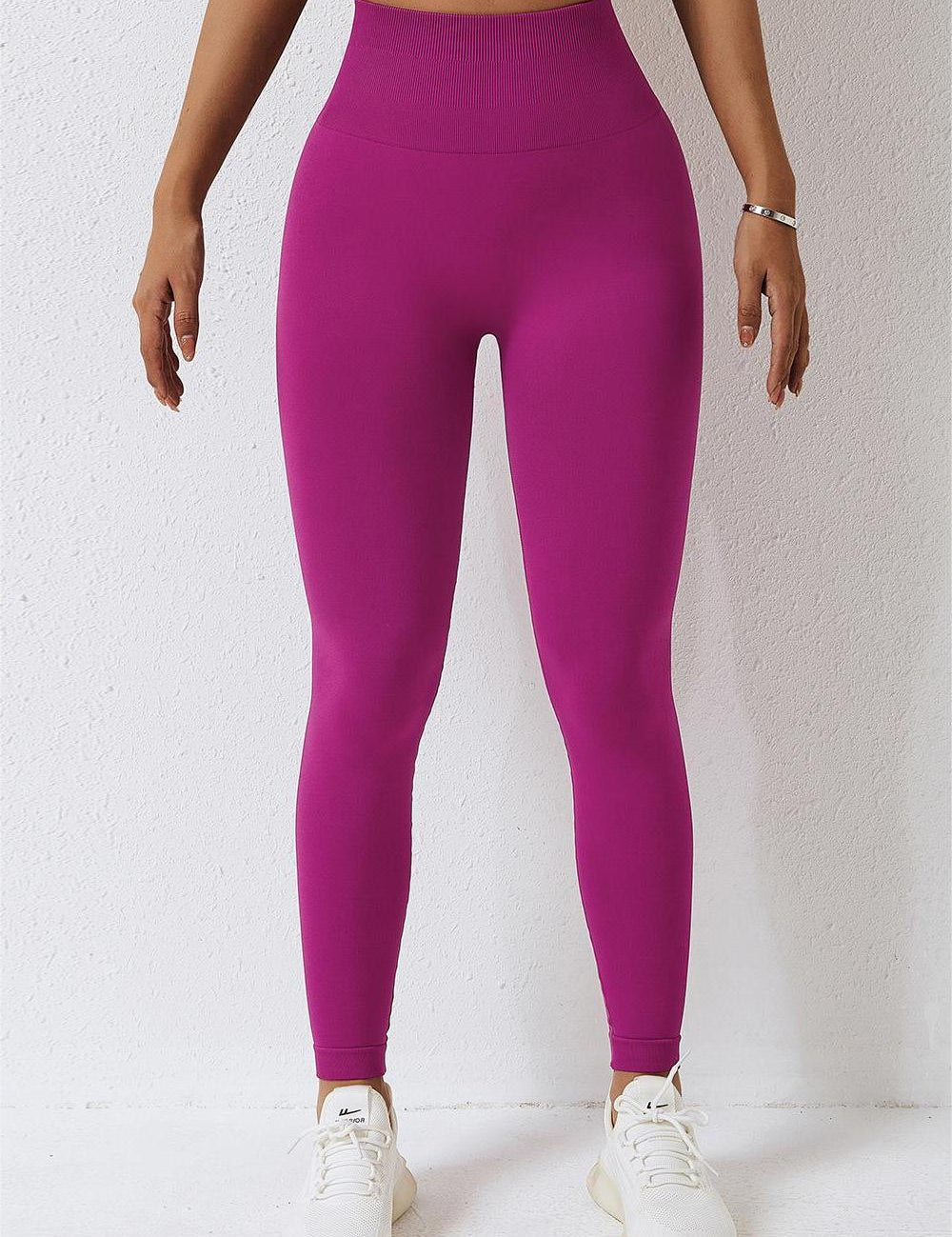 Seamless High-Waist Scrunch Leggings by bornfocus