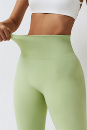 Seamless High-Waist Scrunch Leggings by bornfocus