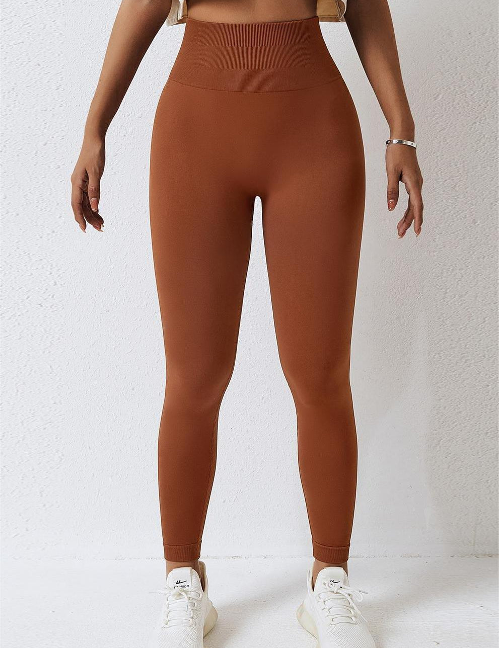 Seamless High-Waist Scrunch Leggings by bornfocus