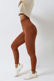 Seamless High-Waist Scrunch Leggings by bornfocus