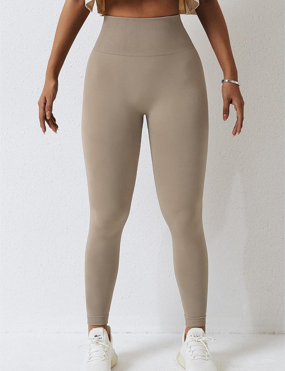 Seamless High-Waist Scrunch Leggings by bornfocus