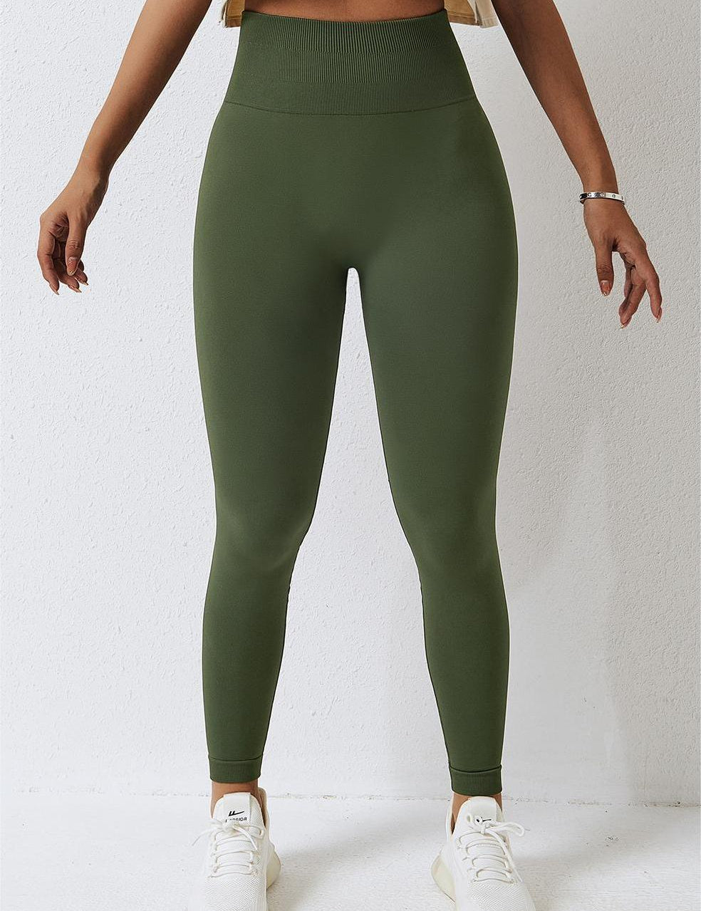 Seamless High-Waist Scrunch Leggings by bornfocus