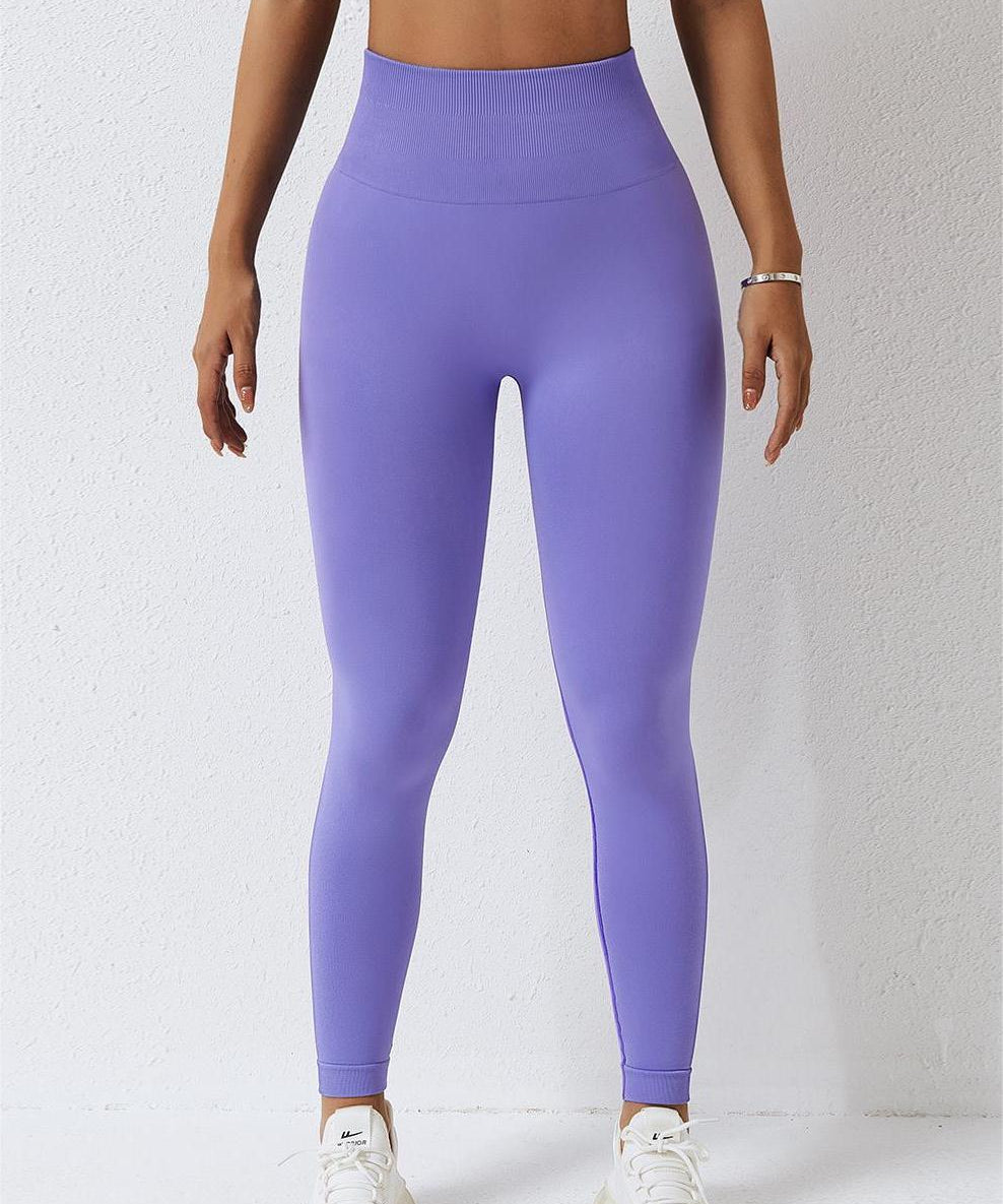 Seamless High-Waist Scrunch Leggings by bornfocus