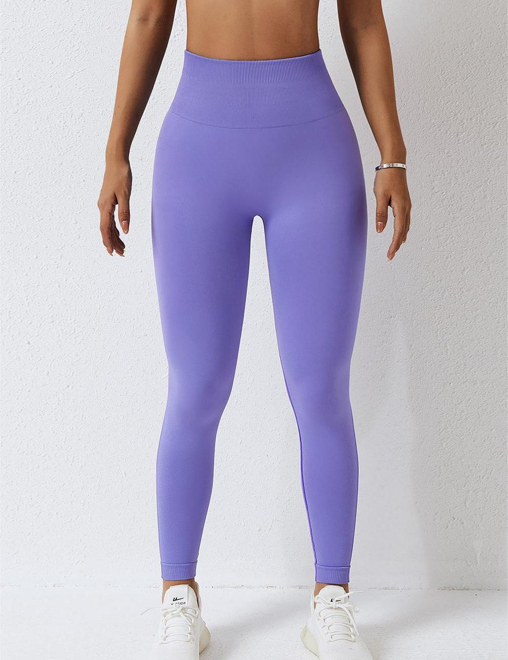 Seamless High-Waist Scrunch Leggings by bornfocus