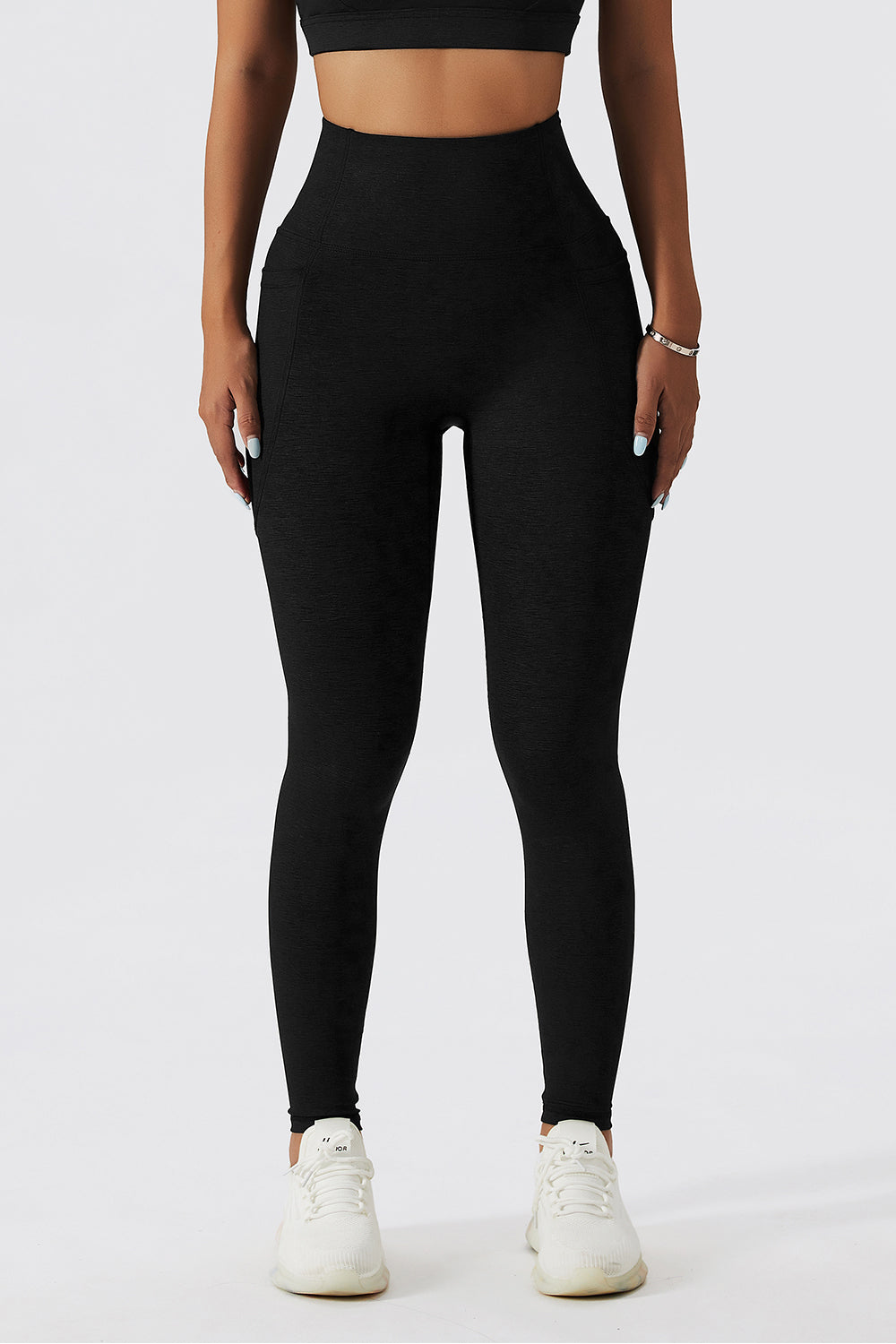 Butt-Sculpting Leggings with Pockets by bornfocus