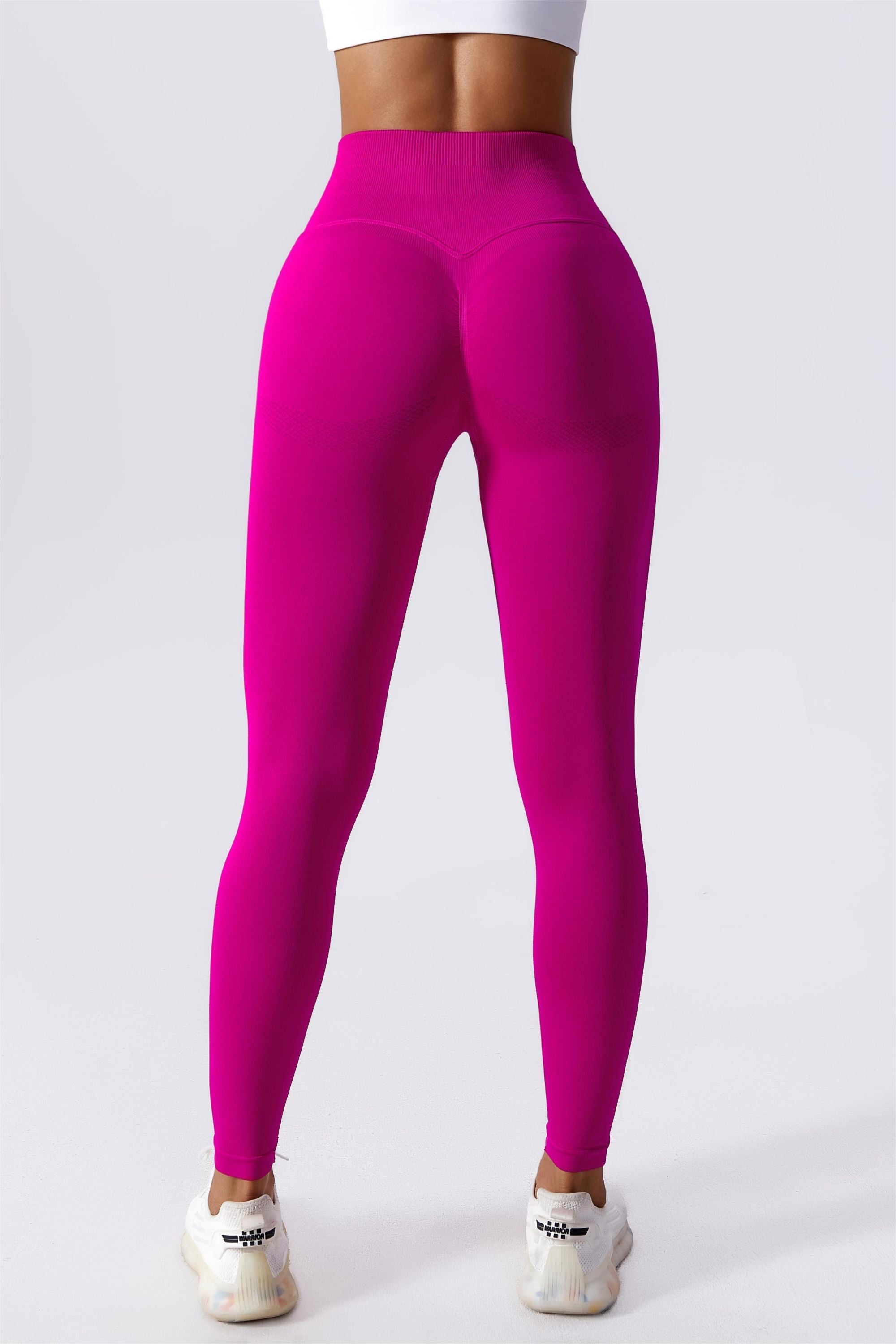 Butt Contour Seamless Leggings by bornfocus