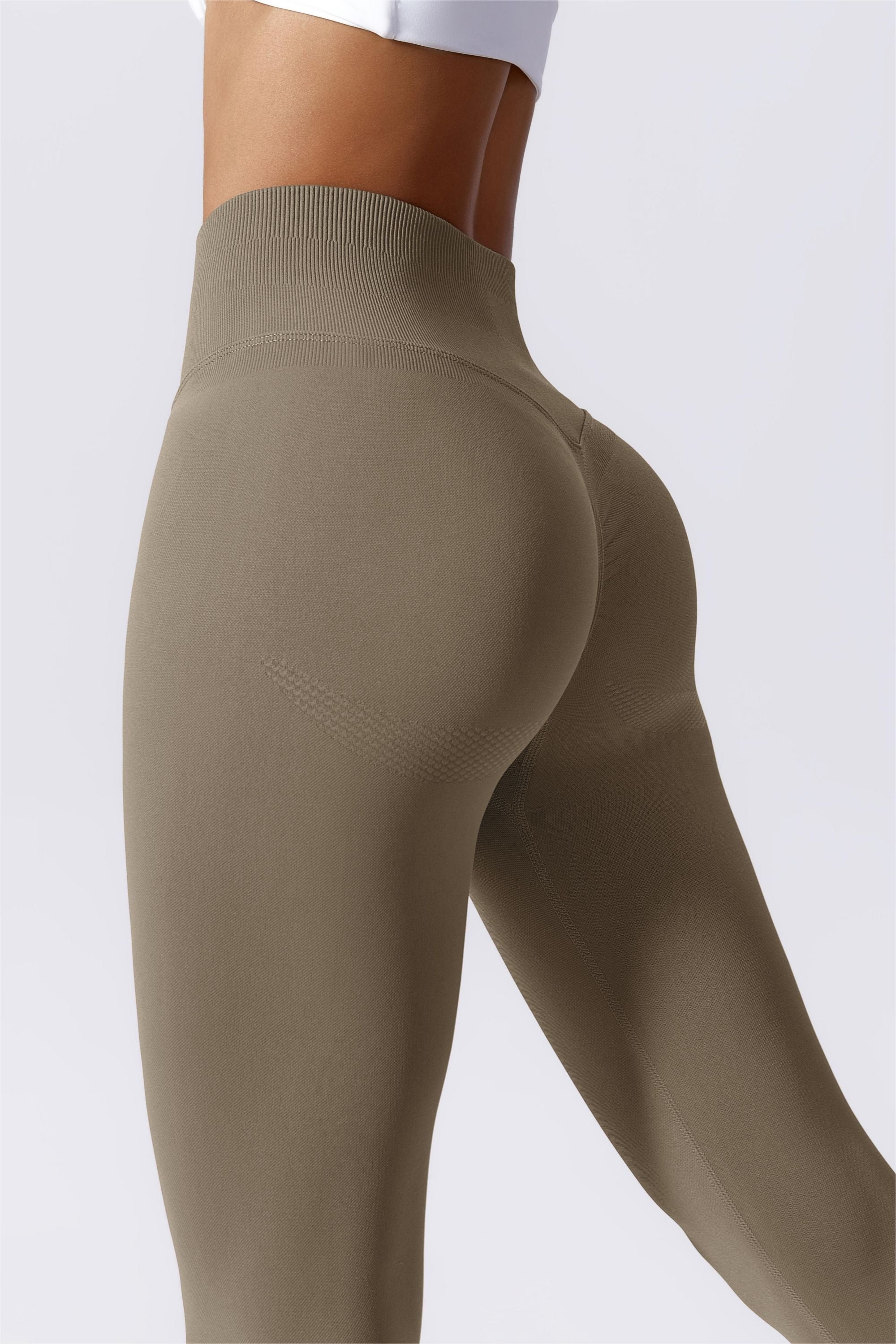 Butt Contour Seamless Leggings by bornfocus