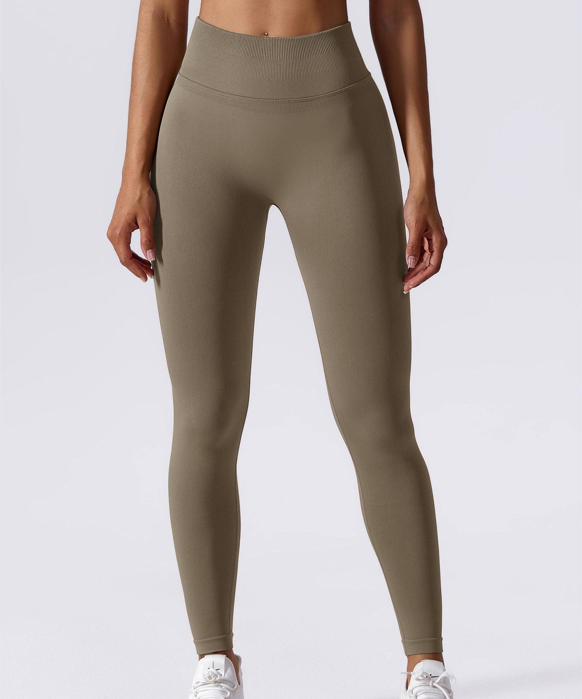 Butt Contour Seamless Leggings by bornfocus