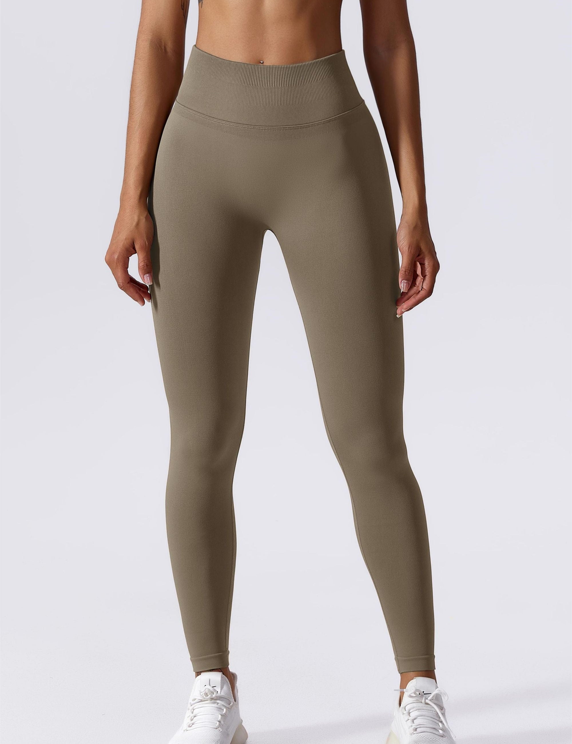 Butt Contour Seamless Leggings by bornfocus