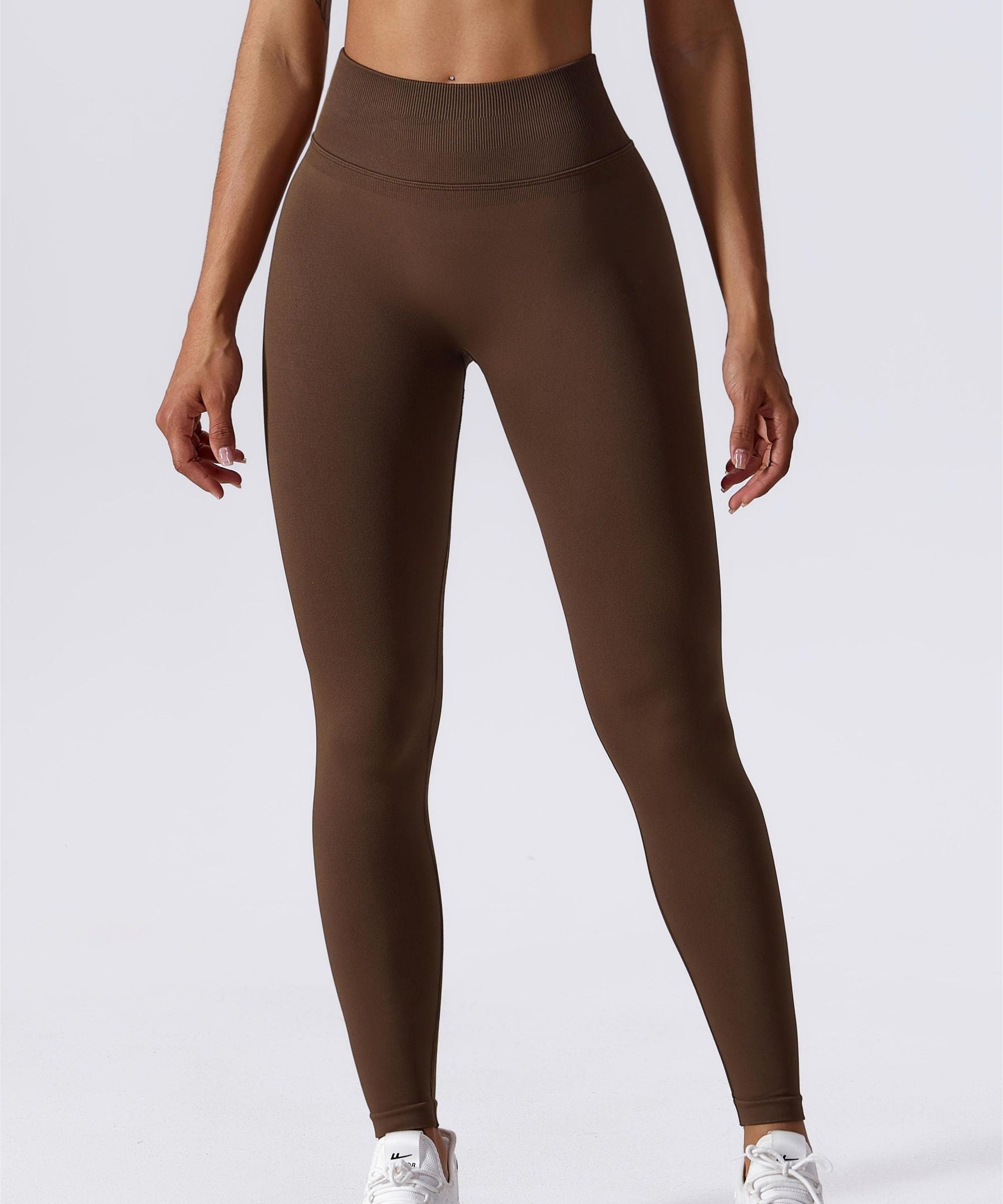 Butt Contour Seamless Leggings by bornfocus