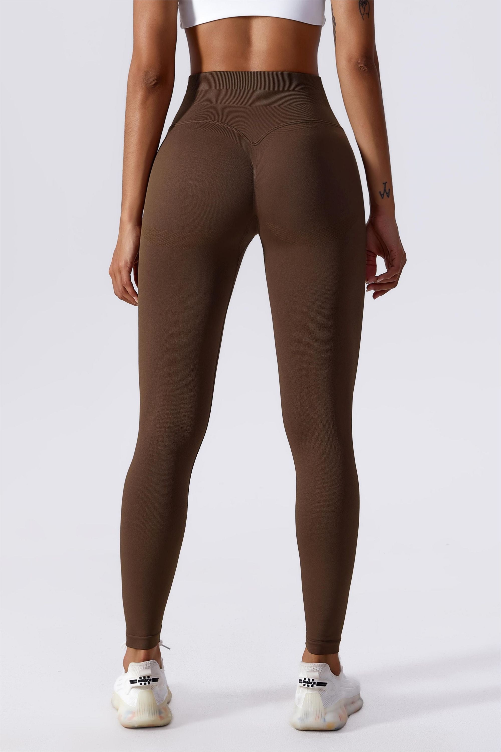 Butt Contour Seamless Leggings by bornfocus