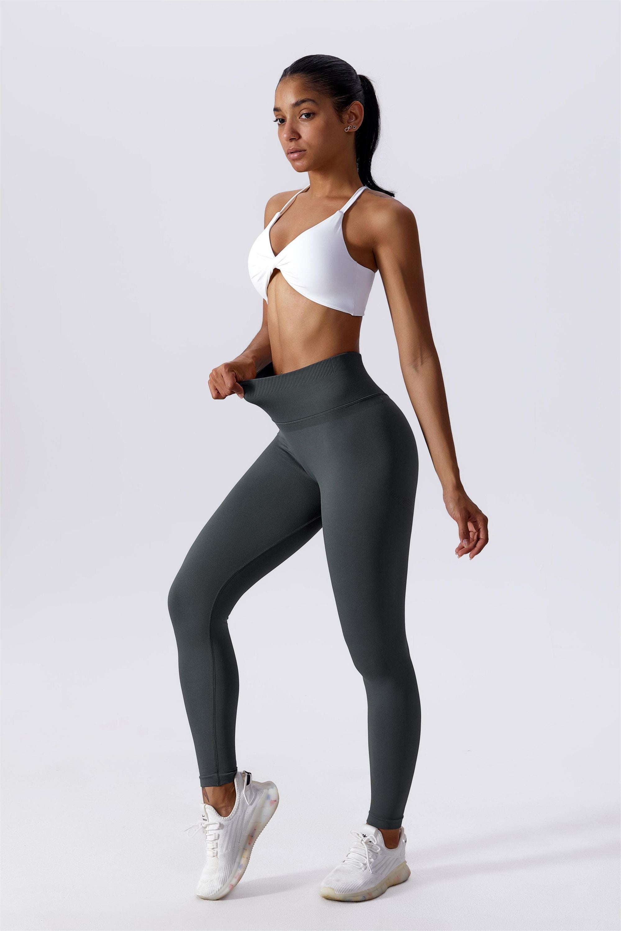 Butt Contour Seamless Leggings by bornfocus