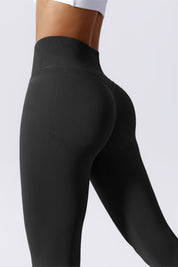 Butt Contour Seamless Leggings by bornfocus