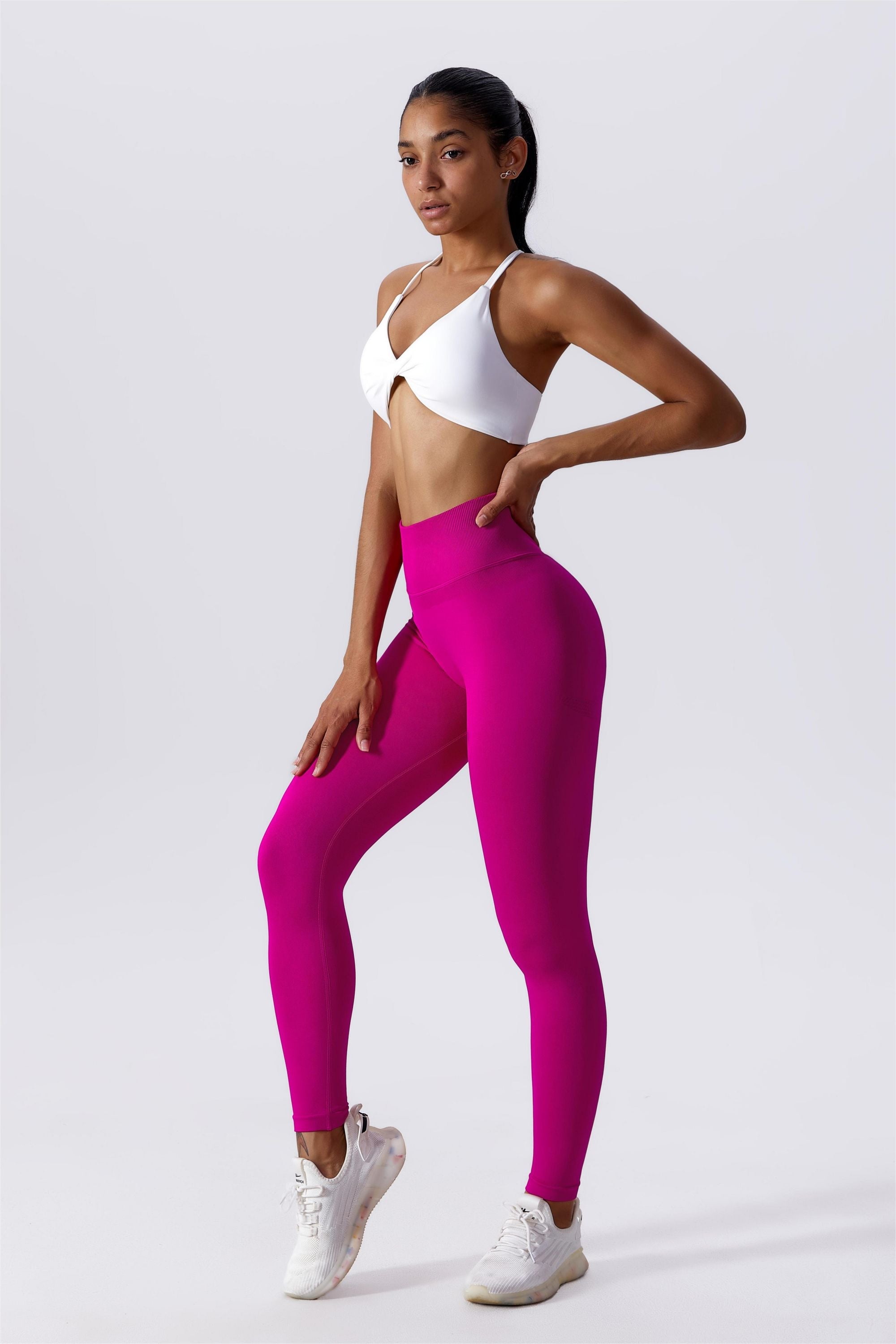 Butt Contour Seamless Leggings by bornfocus