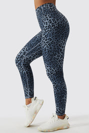 Leopard Seamless Scrunch Leggings by bornfocus