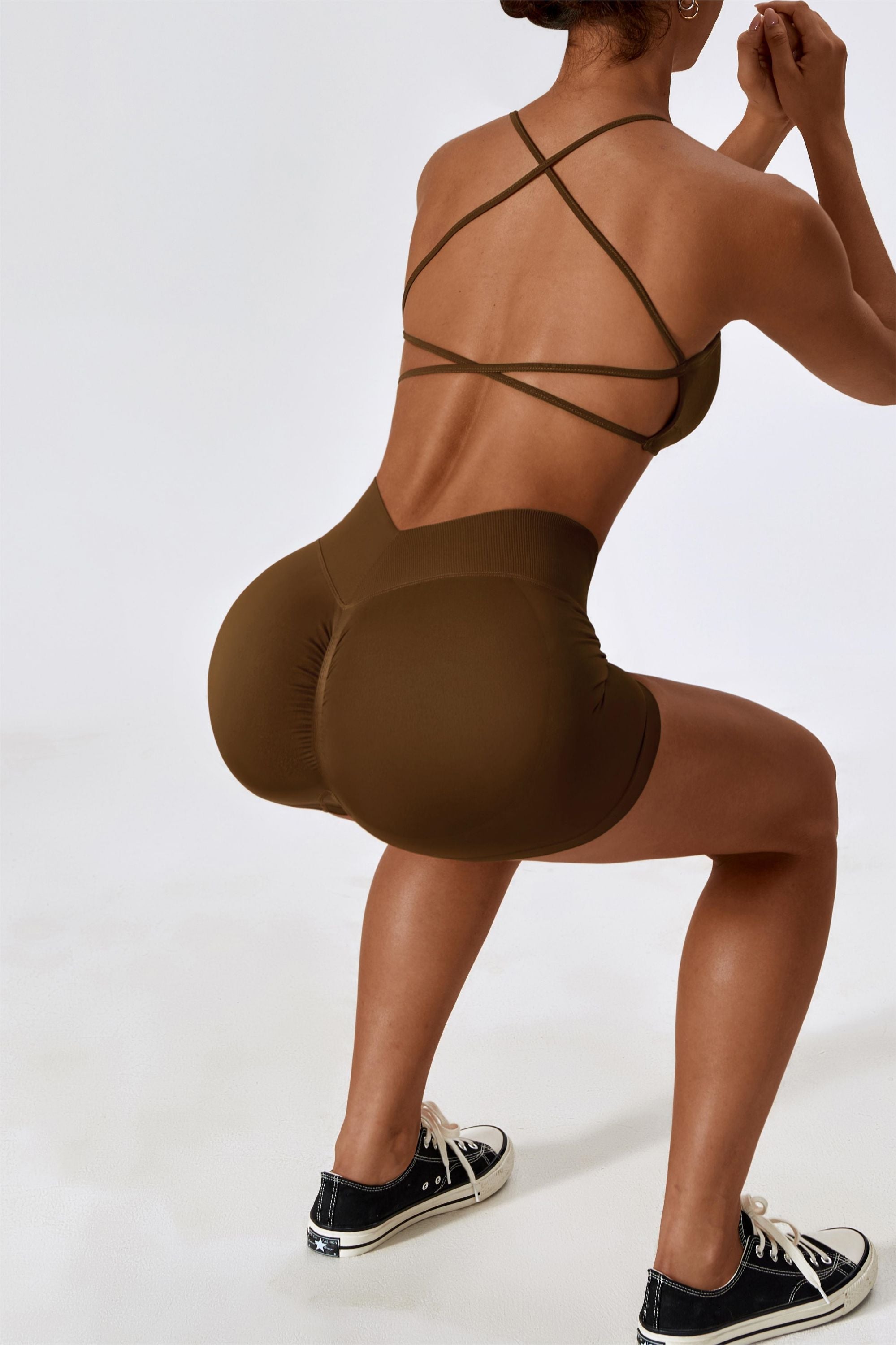 V-Back Seamless Scrunch Butt Shorts by bornfocus