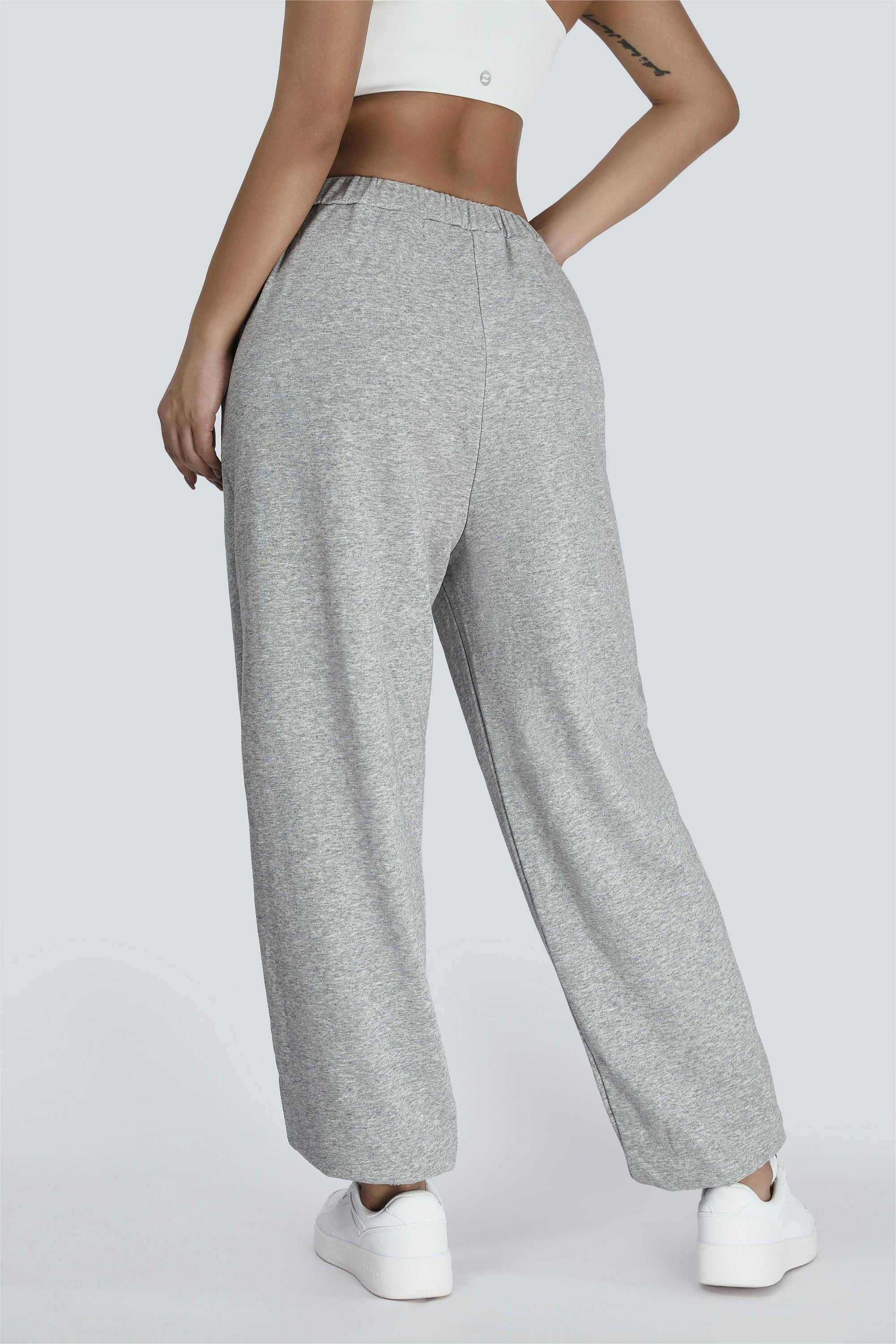 Low-Waist Sweatpant with Pockets by bornfocus