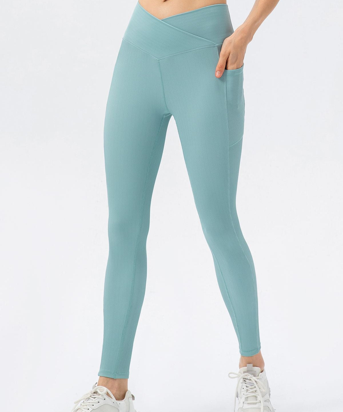 Ribbed V-Shape Leggings with Pockets by bornfocus