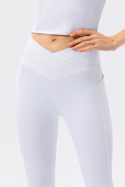 Ribbed V-Shape Leggings with Pockets by bornfocus