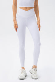 Ribbed V-Shape Leggings with Pockets by bornfocus