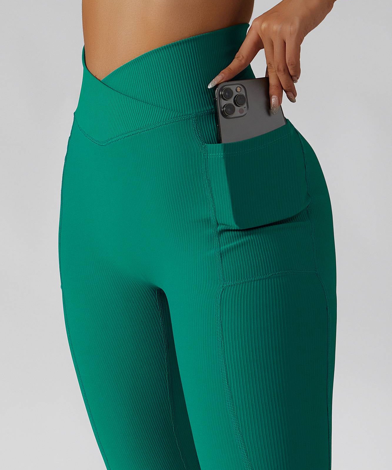 Ribbed V-Waist Legging with Pockets by bornfocus