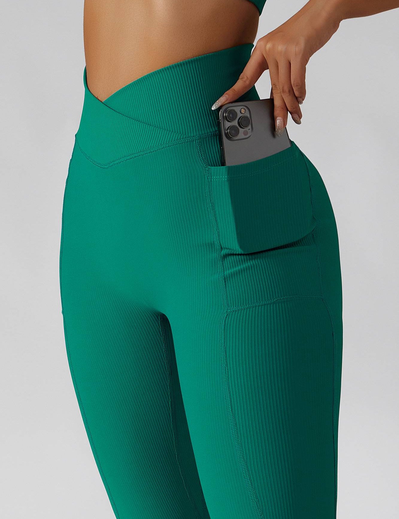 Ribbed V-Waist Legging with Pockets by bornfocus