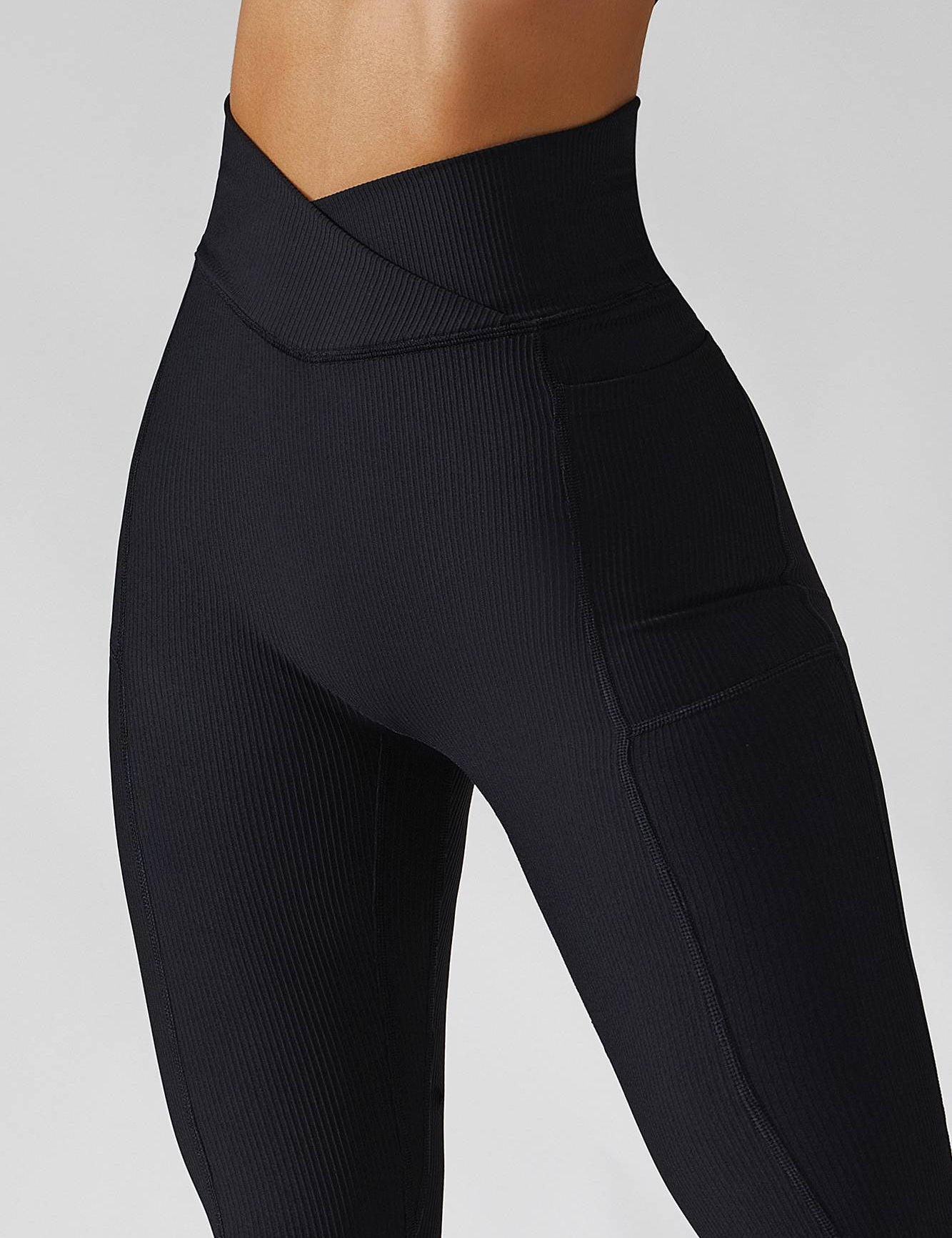 Ribbed V-Waist Legging with Pockets by bornfocus