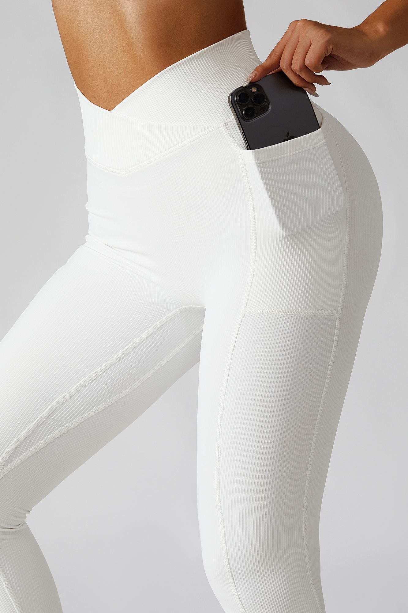 Ribbed V-Waist Legging with Pockets by bornfocus