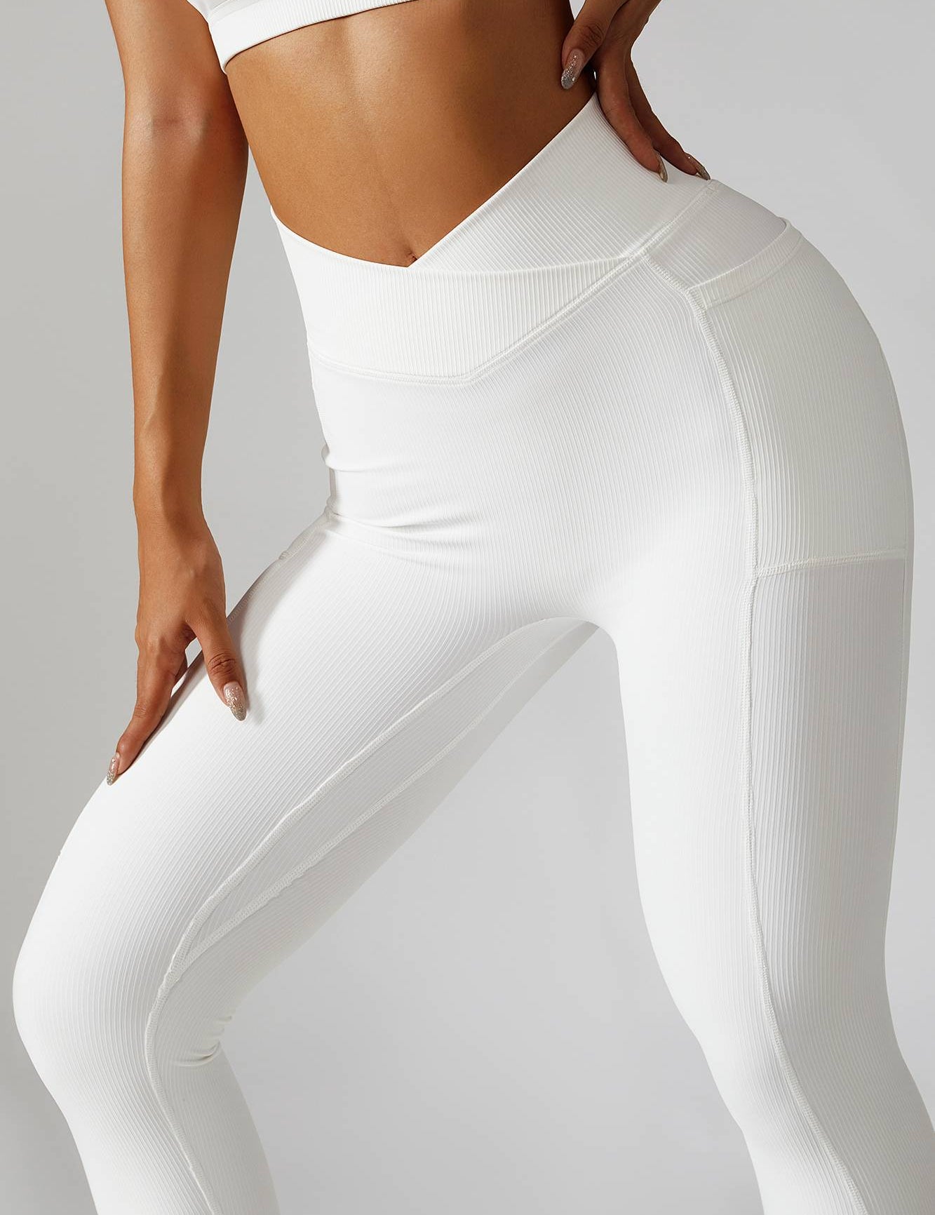 Ribbed V-Waist Legging with Pockets by bornfocus