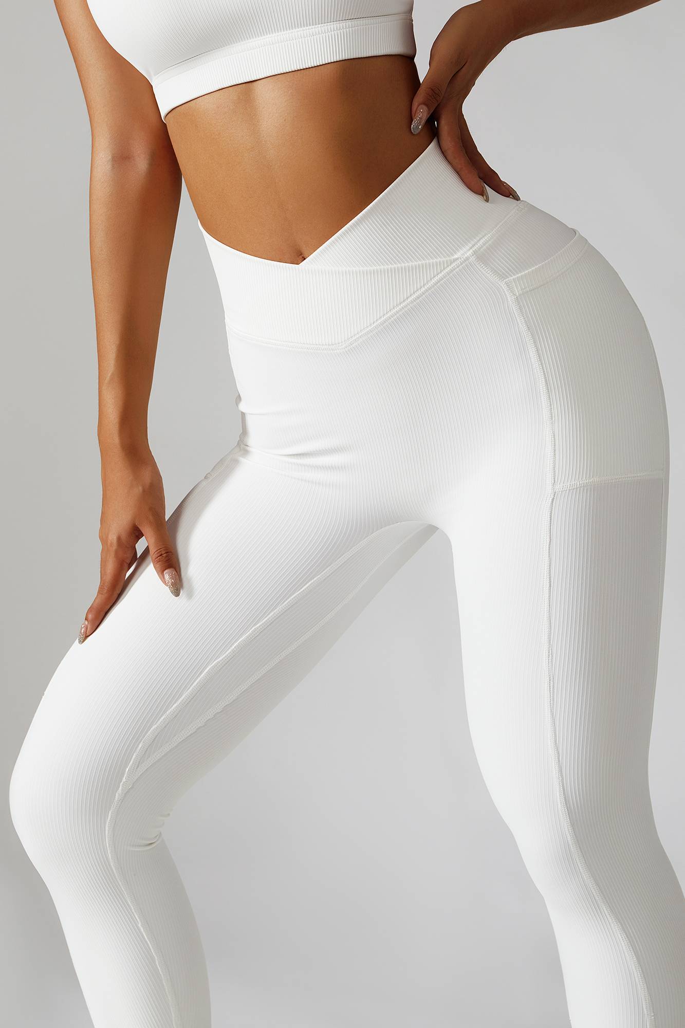 Ribbed V-Waist Legging with Pockets by bornfocus