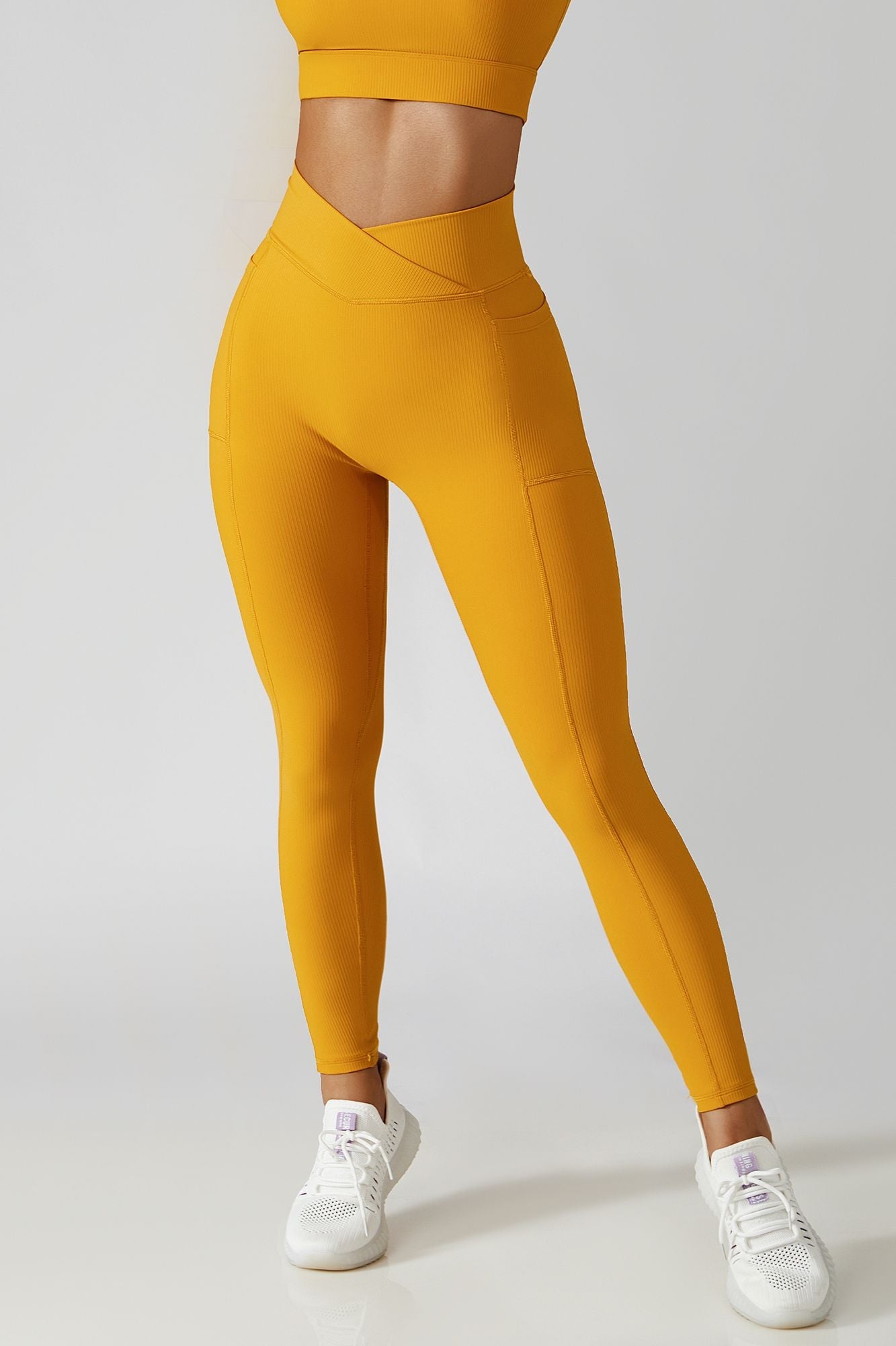 Ribbed V-Waist Legging with Pockets by bornfocus