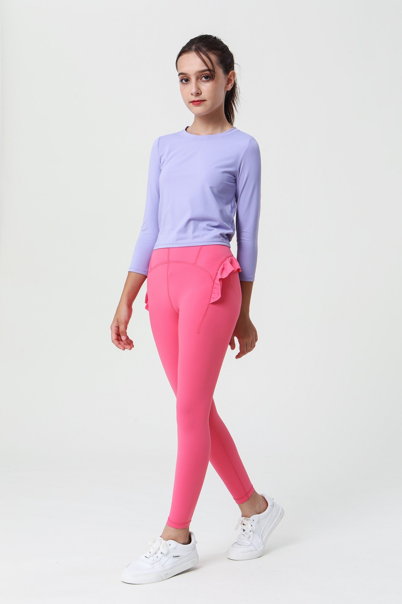 Scalloped Edge Ballet Leggings by bornfocus