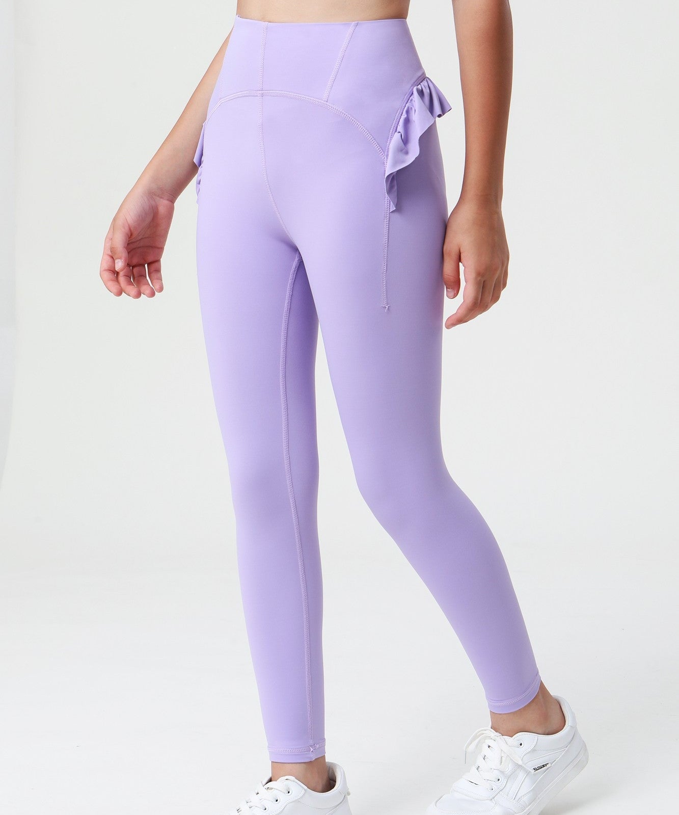 Scalloped Edge Ballet Leggings by bornfocus