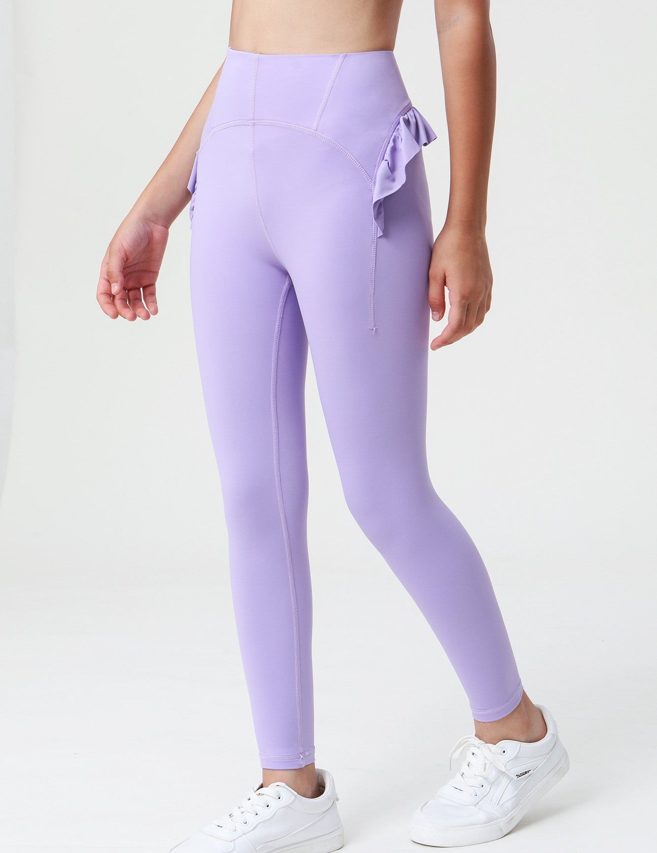 Scalloped Edge Ballet Leggings by bornfocus