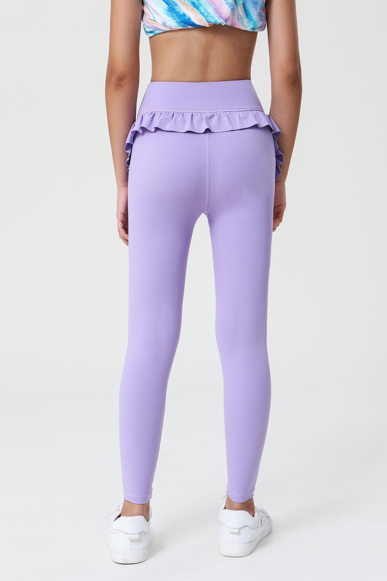 Scalloped Edge Ballet Leggings by bornfocus