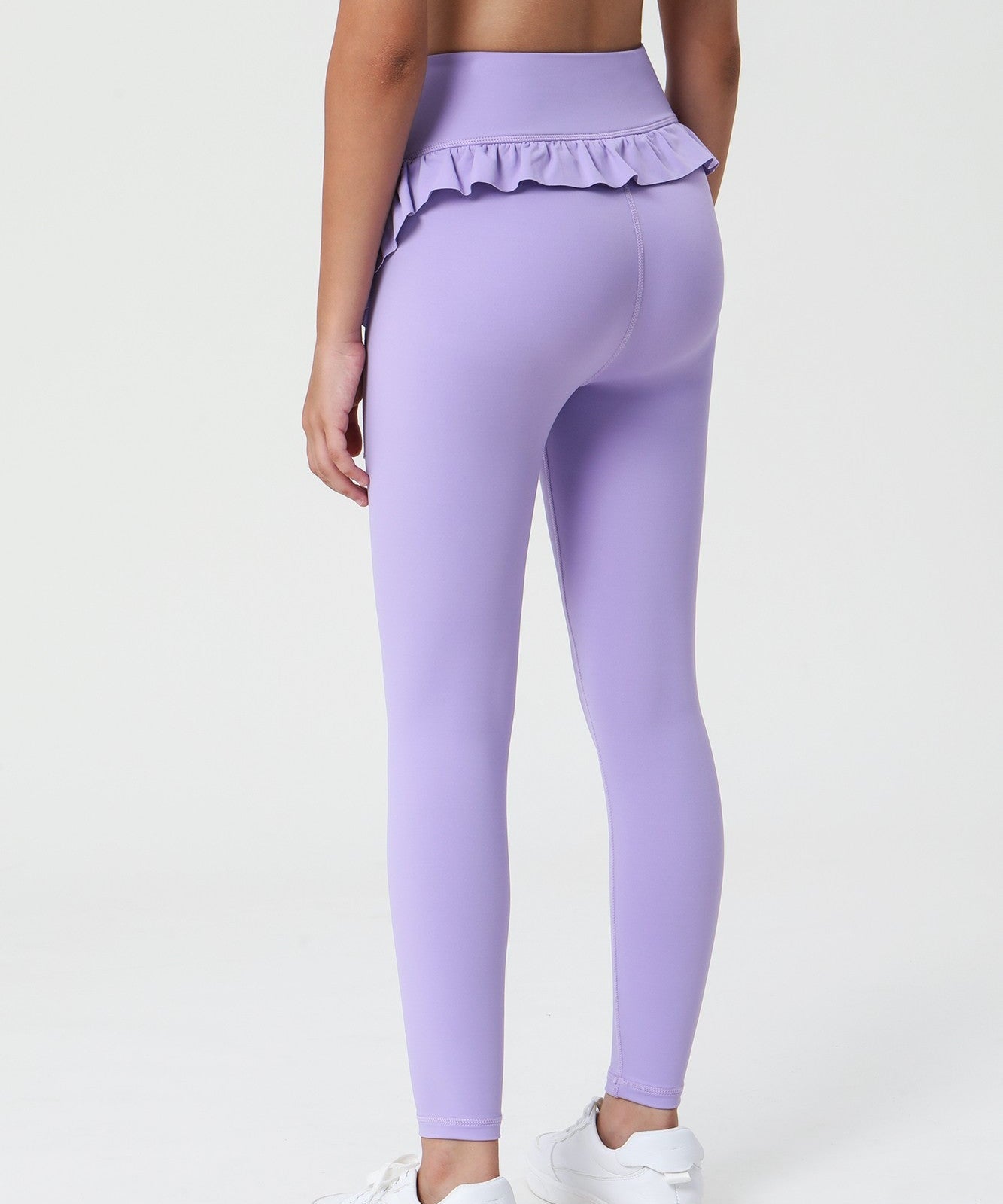 Scalloped Edge Ballet Leggings by bornfocus