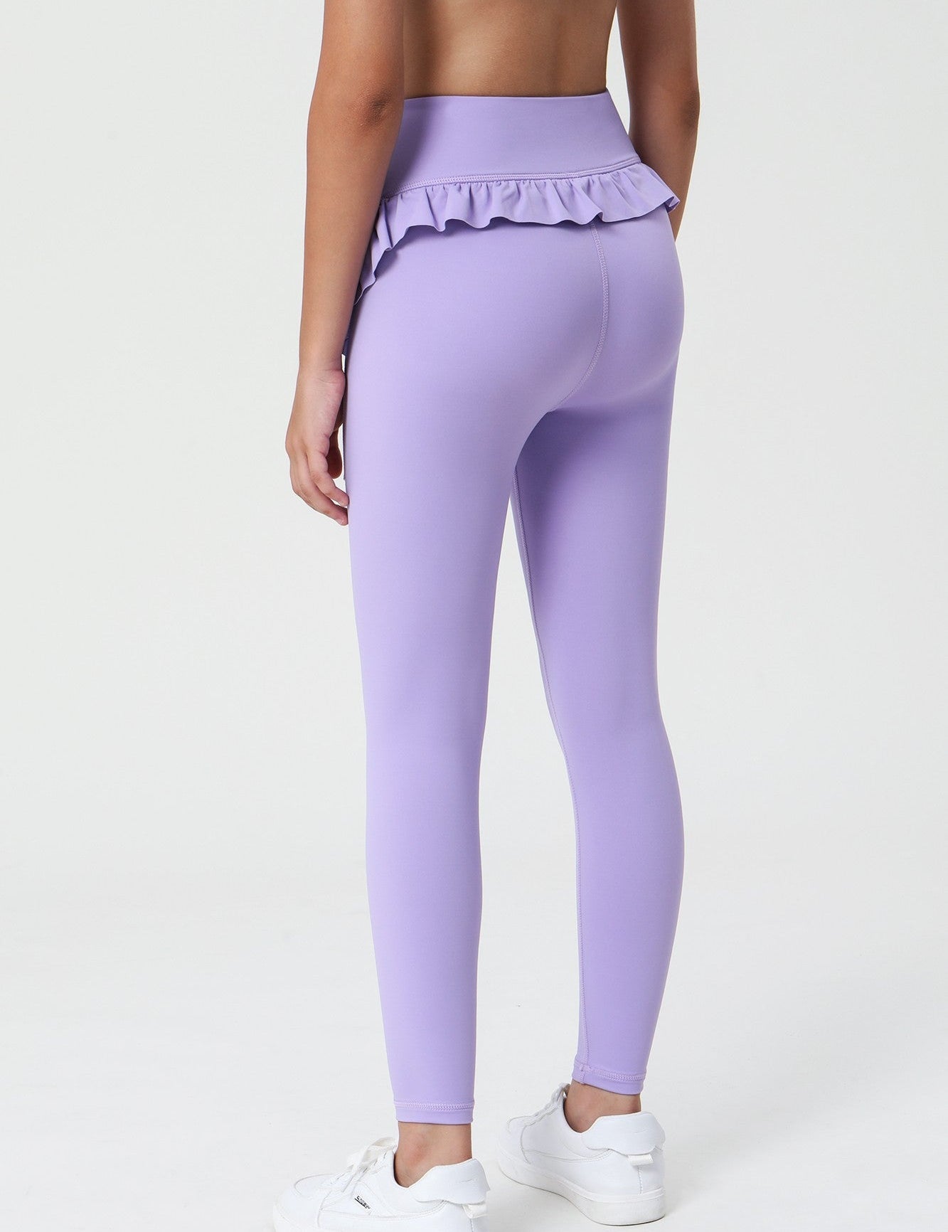 Scalloped Edge Ballet Leggings by bornfocus