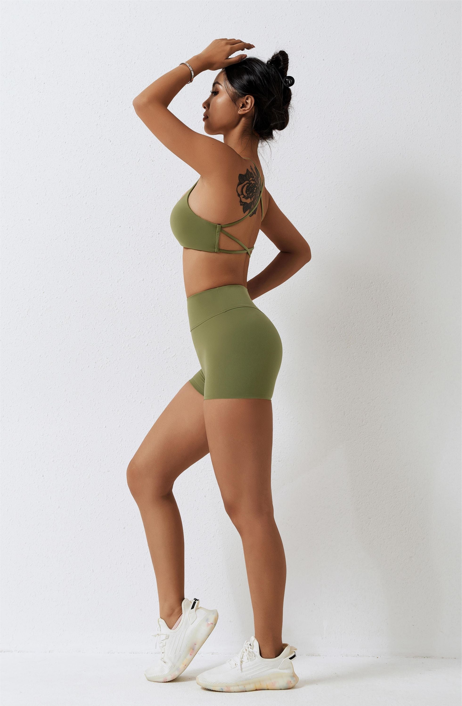 Scoop Neckline Crossover Strappy Sports Bra by bornfocus