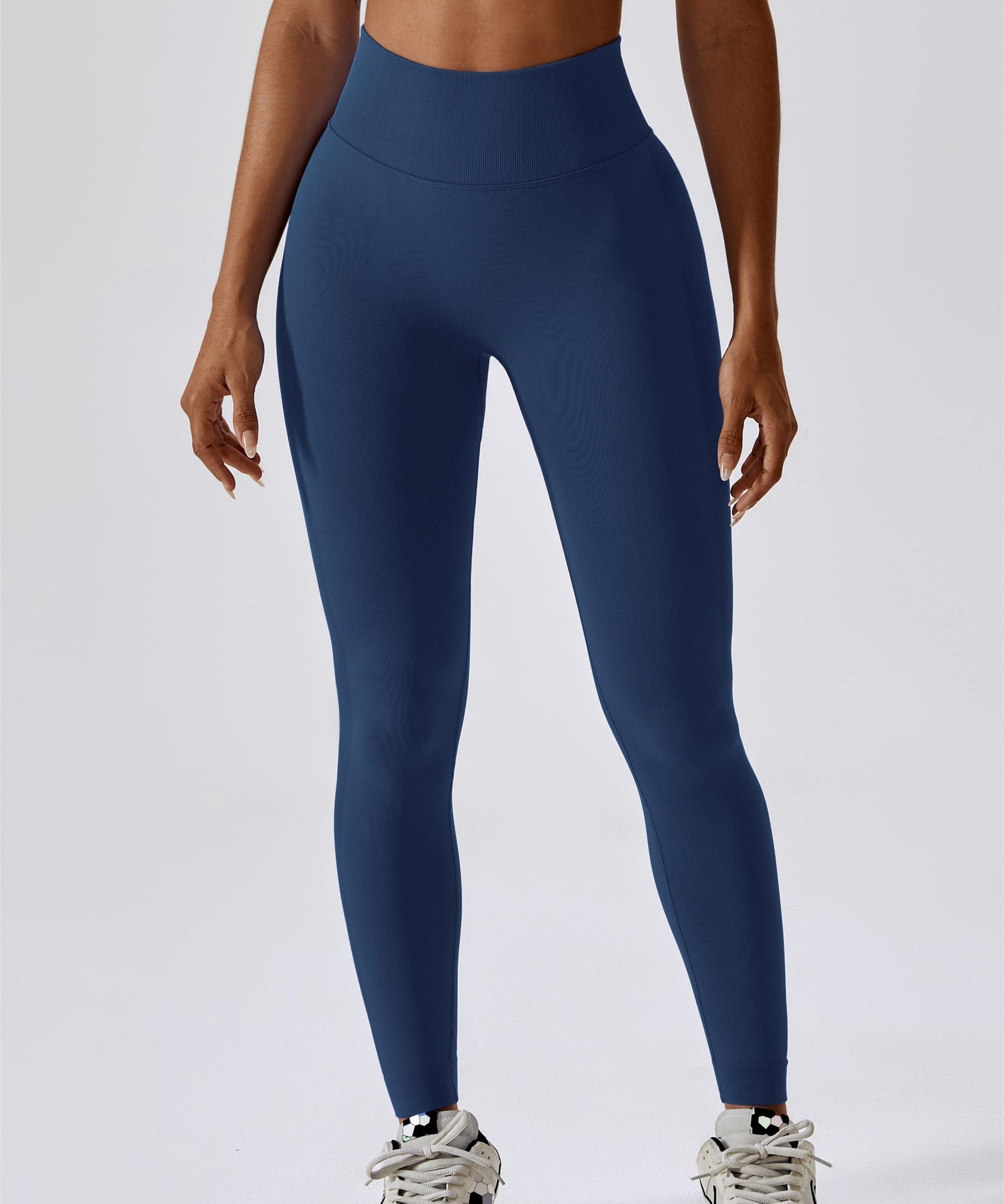 Seamless Butt Contouring Leggings by bornfocus