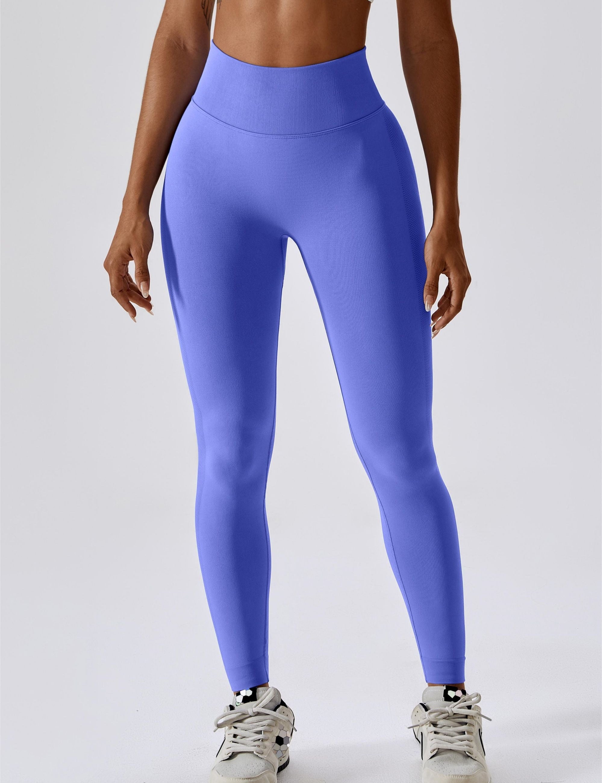 Seamless Butt Contouring Leggings by bornfocus