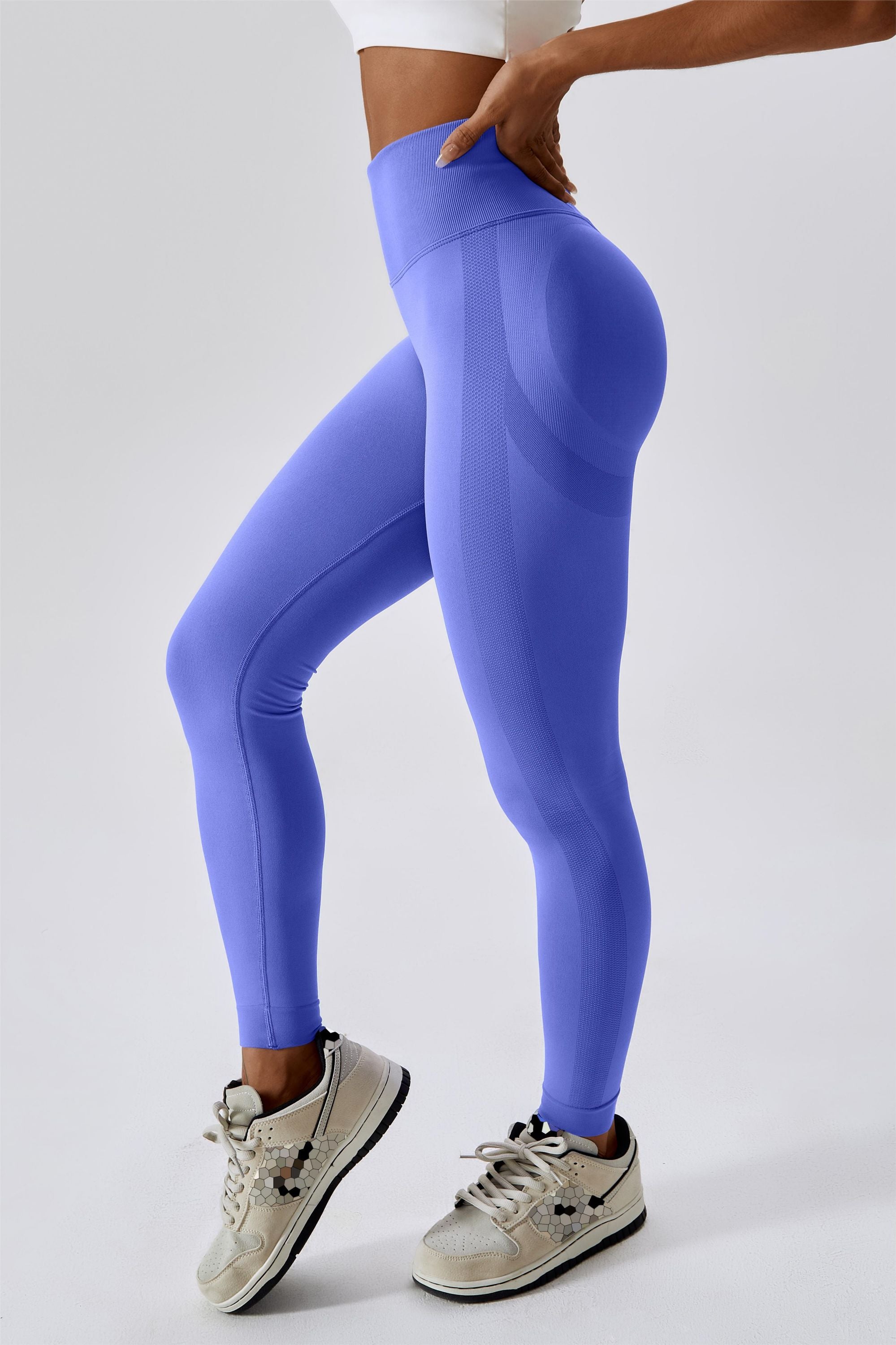 Seamless Butt Contouring Leggings by bornfocus