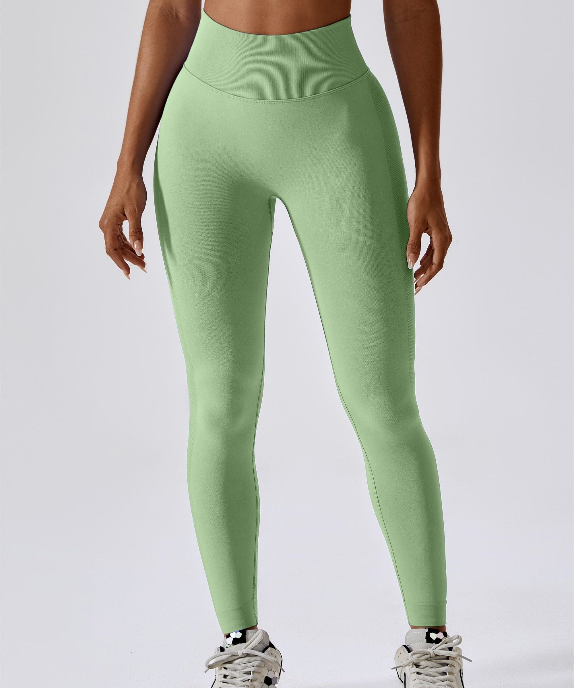 Seamless Butt Contouring Leggings by bornfocus