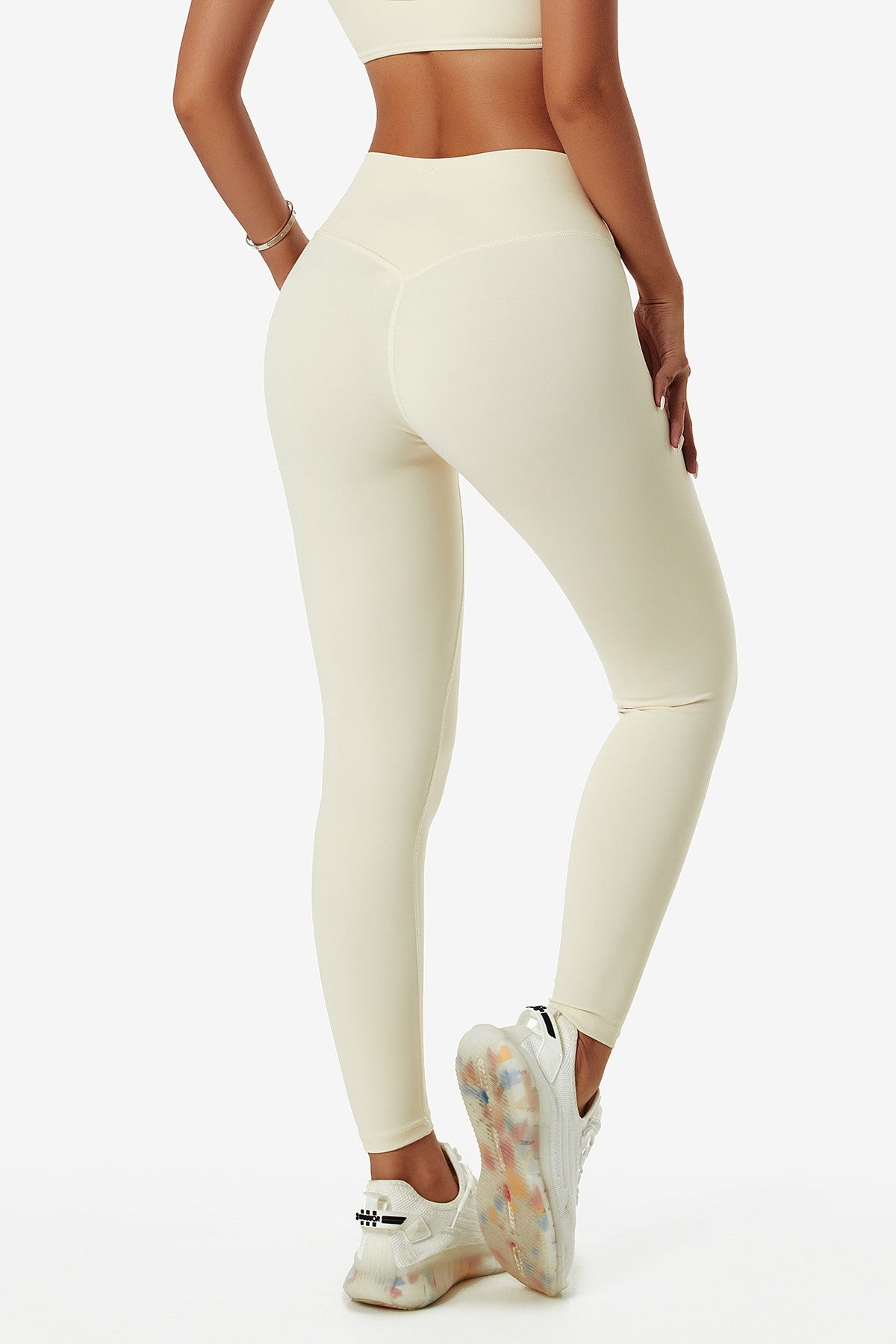 No Front Seam Butt-Sculpting Leggings by bornfocus