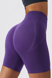Seamless Scrunch Cycling Shorts by bornfocus