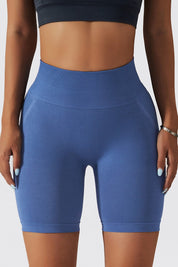 Seamless Scrunch Cycling Shorts by bornfocus