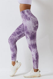 Seamless Tie Dye Scrunch Leggings by bornfocus