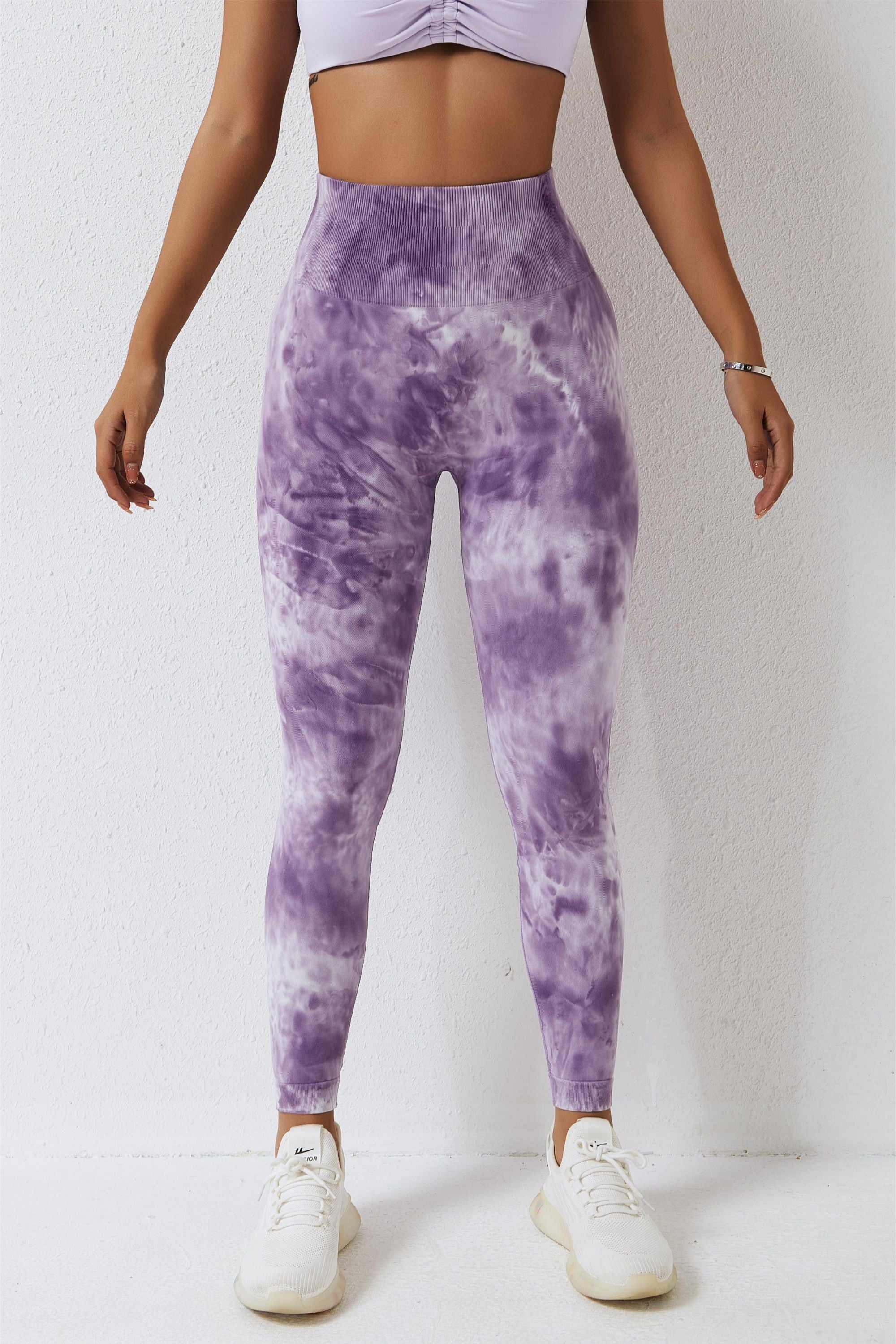 Seamless Tie Dye Scrunch Leggings by bornfocus