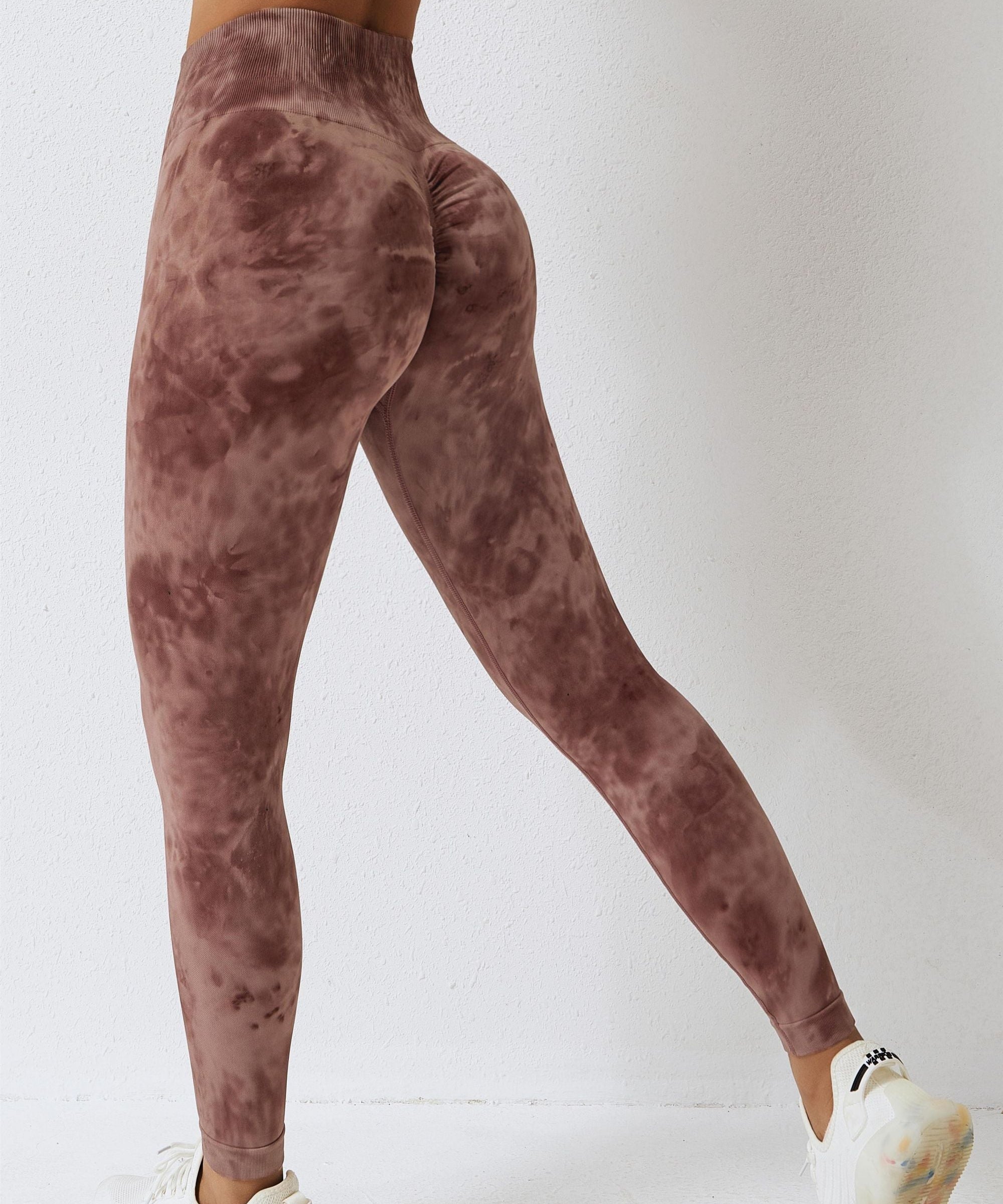 Seamless Tie Dye Scrunch Leggings by bornfocus