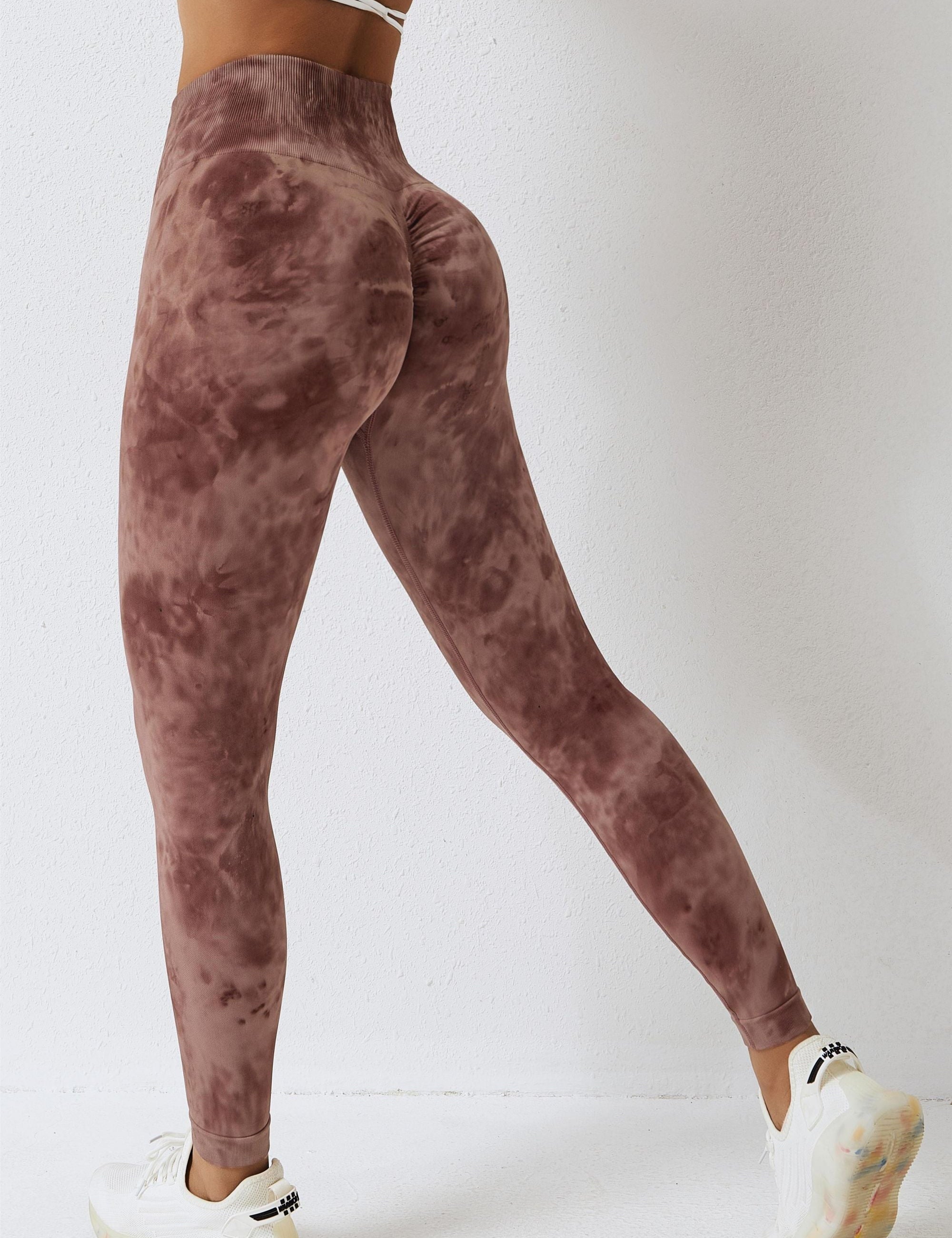 Seamless Tie Dye Scrunch Leggings by bornfocus